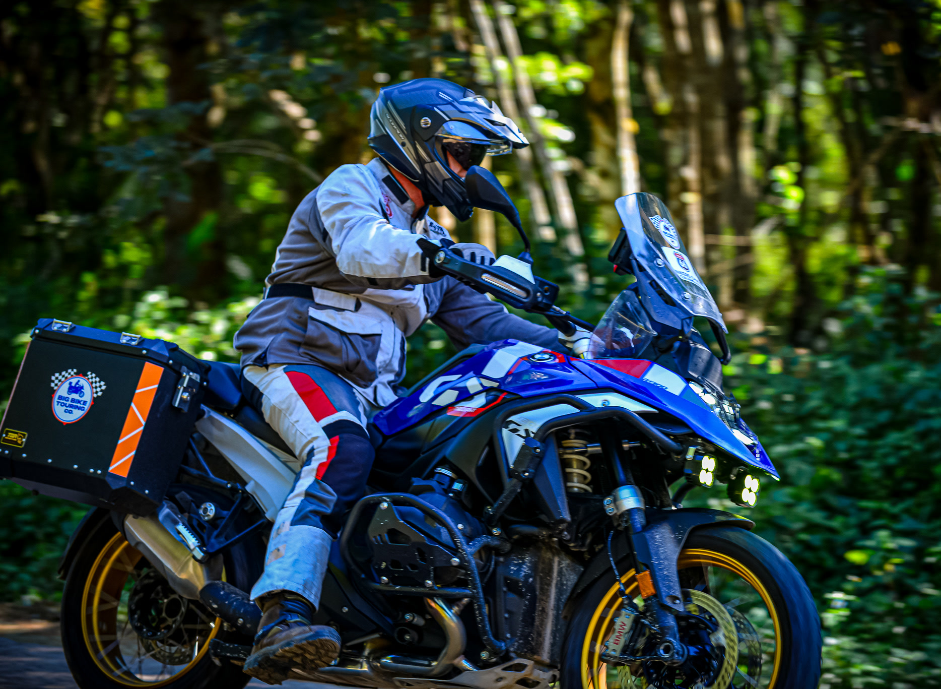 ภาพด้านข้าง BMW S1000XR